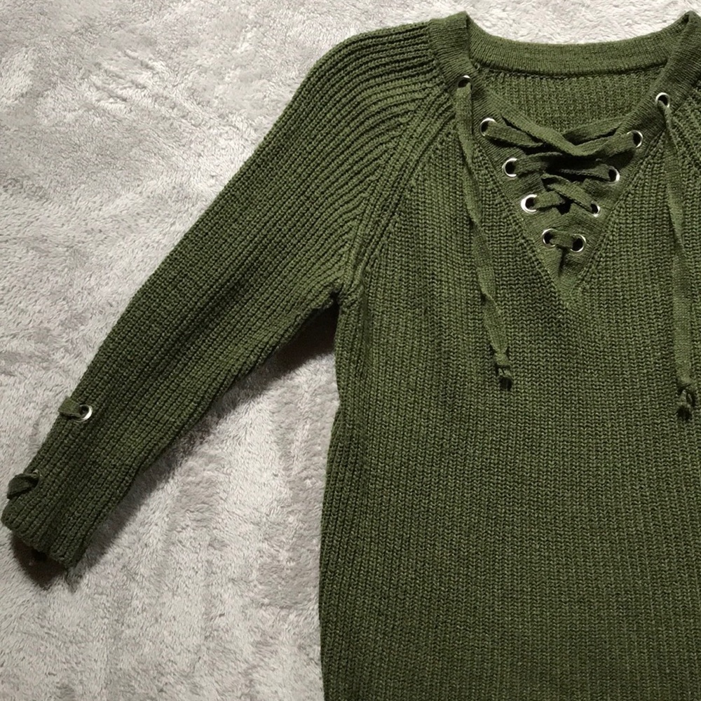 Forrest Green Tie Sweater NWOT
